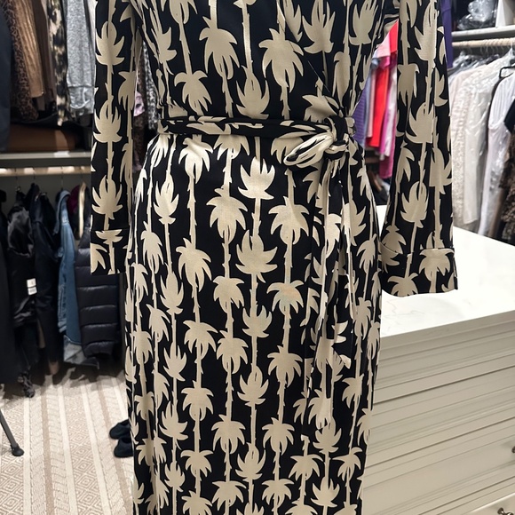 DVF Wrap Dress - Picture 6 of 8